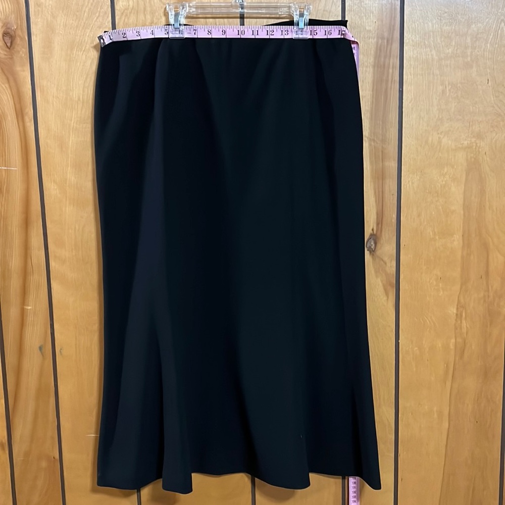 Jones of New York, Black, long fit & flare pencil skirt. Platinum Petite, sz14p